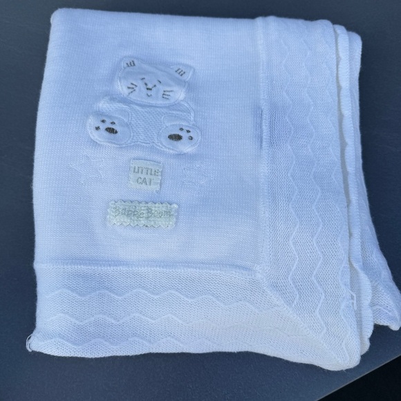 Debenhams Babble Boom Little Cat Embroidered White Knit Baby Blanket - Picture 9 of 17